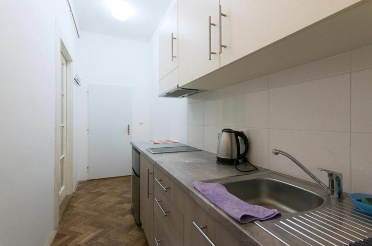Central Prague Wenceslas Square Apartments Eksteriør bilde